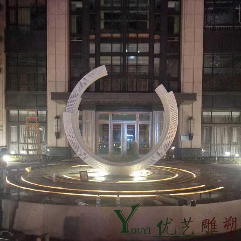 不锈钢圆环雕塑